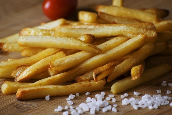 Tamanho da embalagem: 52,00cm * 30,50cm * 29,50cm Fritadora comercial com sistema de filtragem de óleo